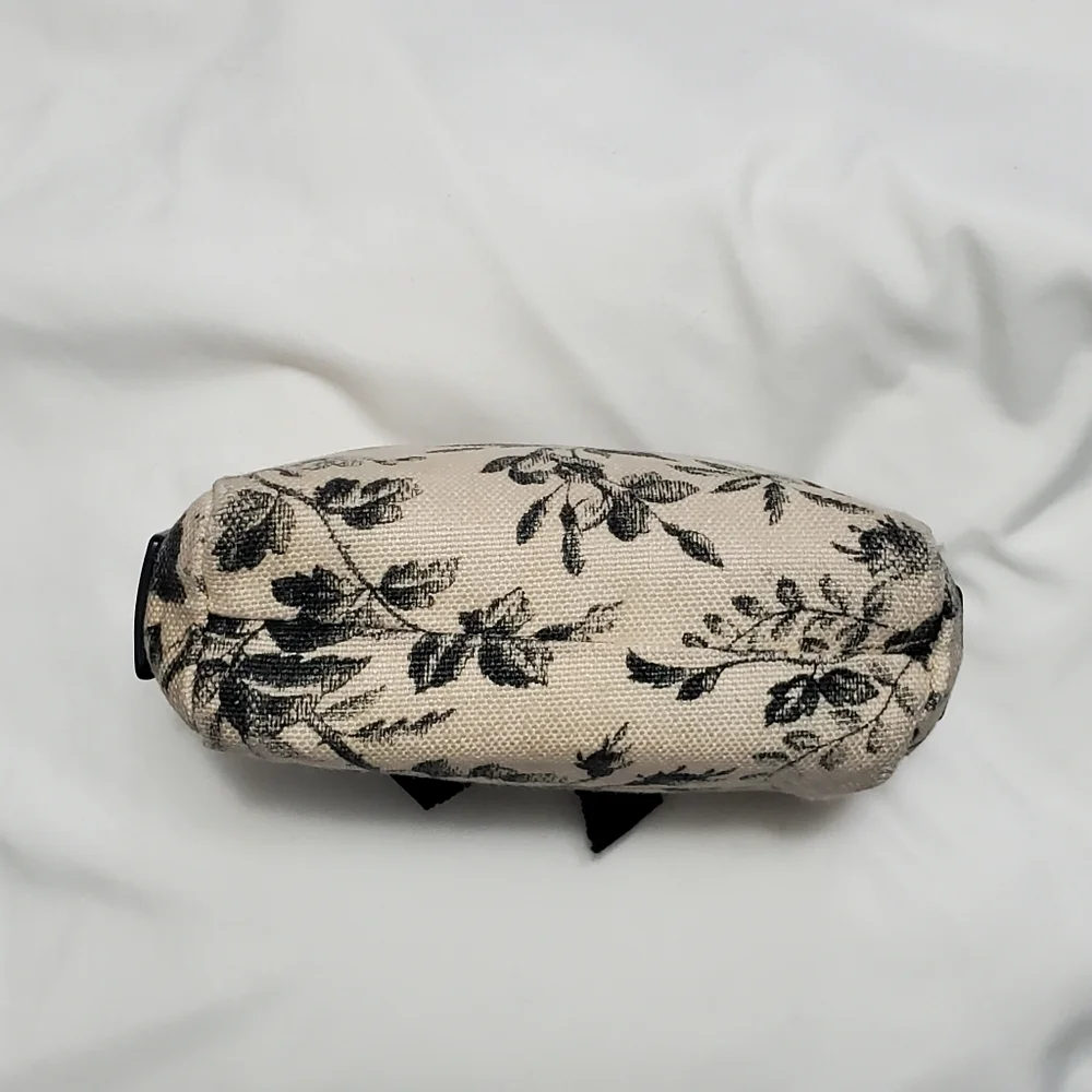 Gucci Floral Canvas Makeup Pouch - Picture 4 of 12